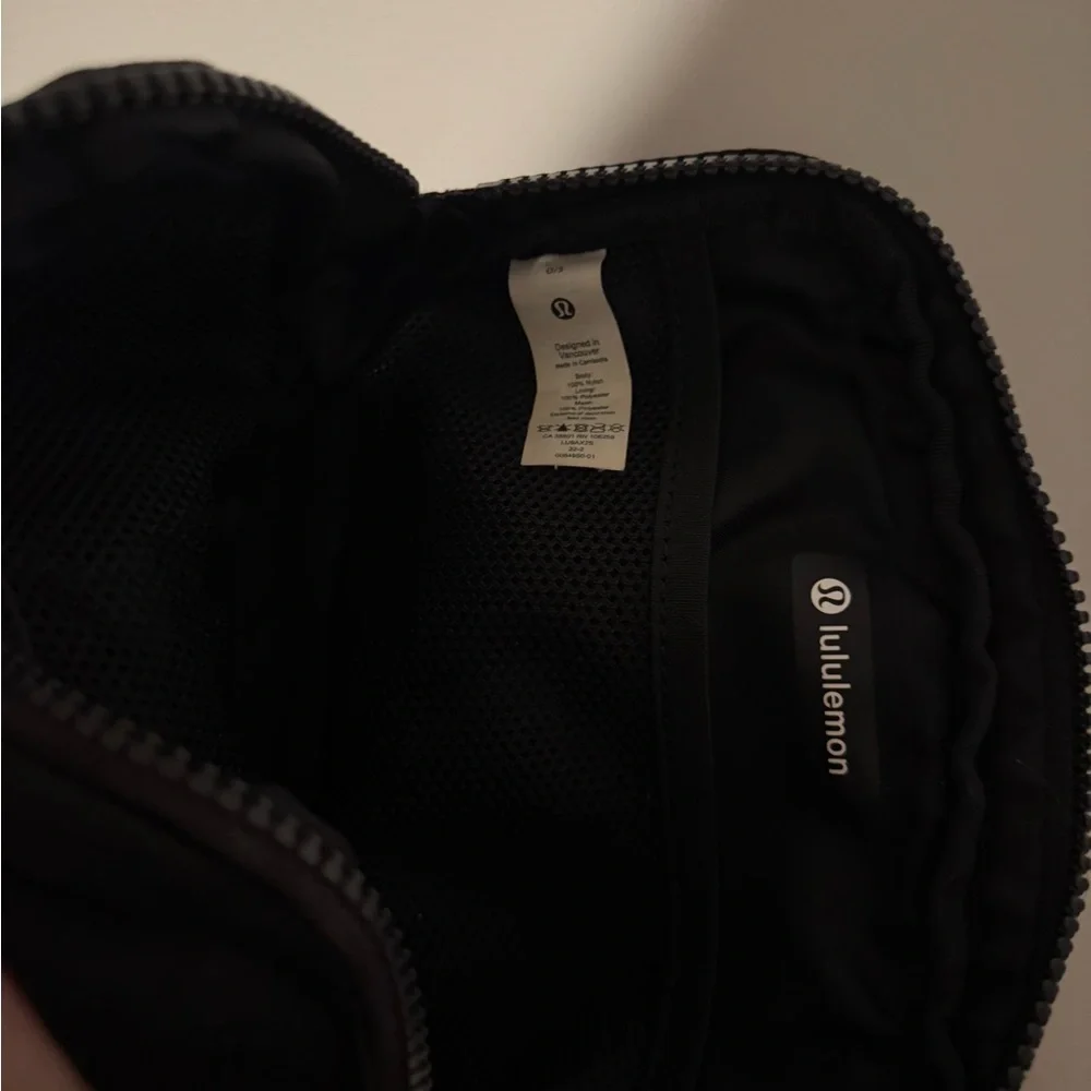 Lululemon everywhere belt bag - Picture 4 of 5